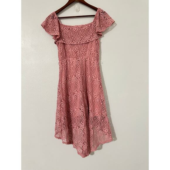 Almost Famous Off-The Shoulder Asymmetrical Lace Dress sz Medium - Picture 3 of 3